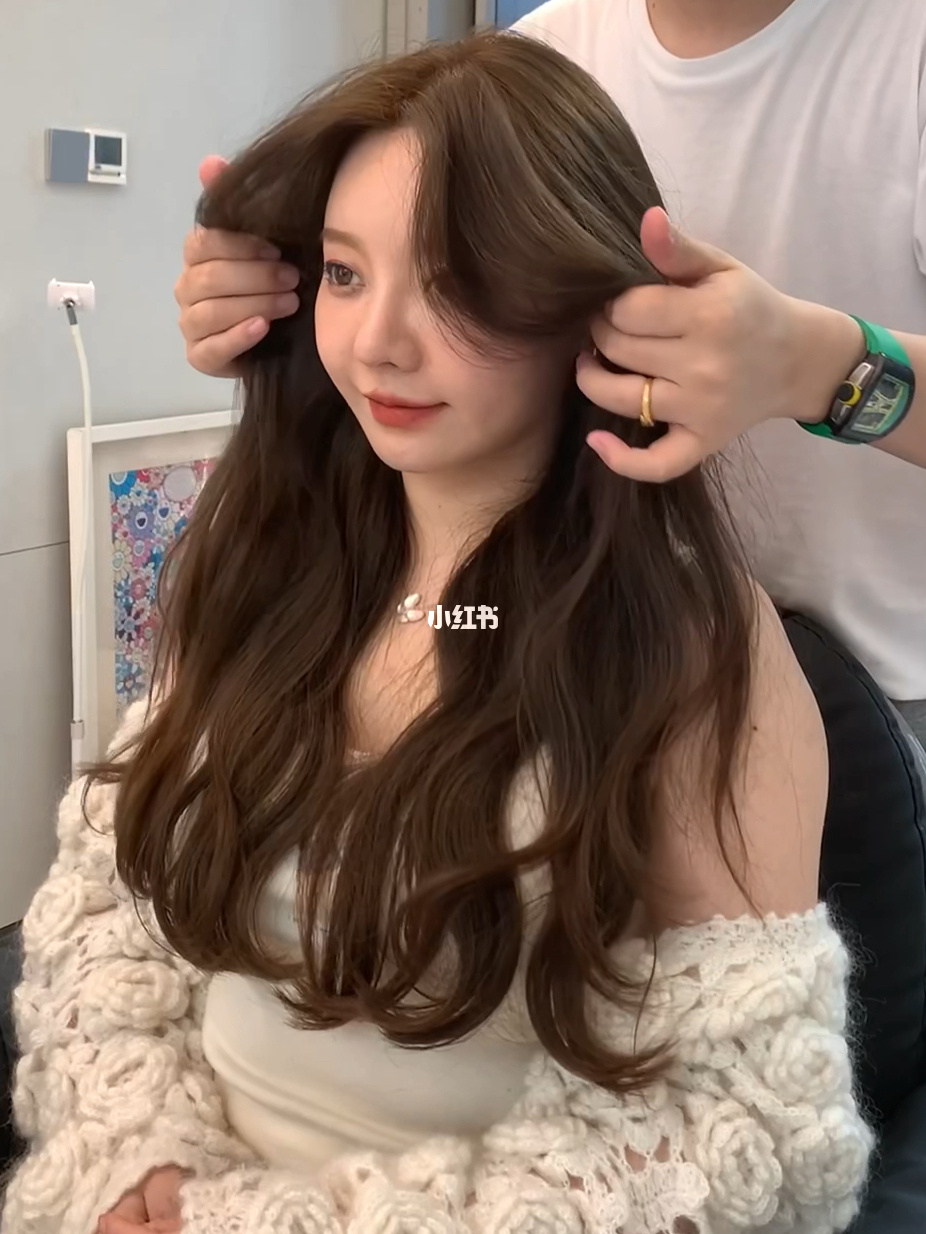 圆脸发型设计女30岁_圆脸发型设计与脸型搭配图片_圆脸的发型设计