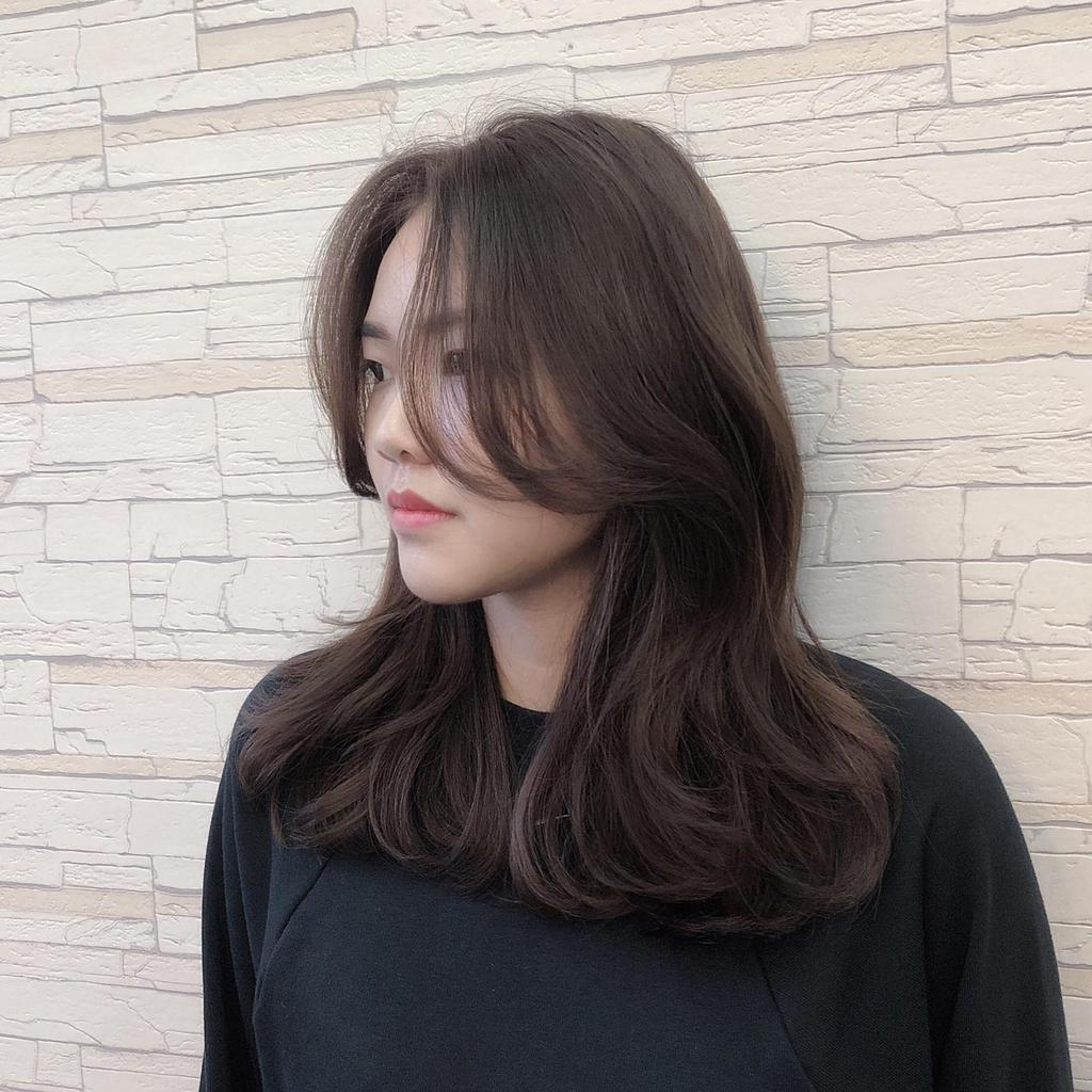 圆脸的发型设计_圆脸发型设计女30岁_圆脸发型设计与脸型搭配图片