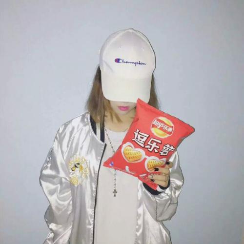 甜蜜潮流，情侣头像戴帽子背影！