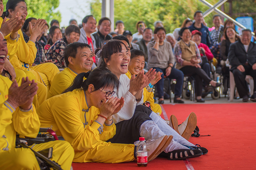 晚会现场游戏_晚会 游戏 视频_视频晚会游戏大全