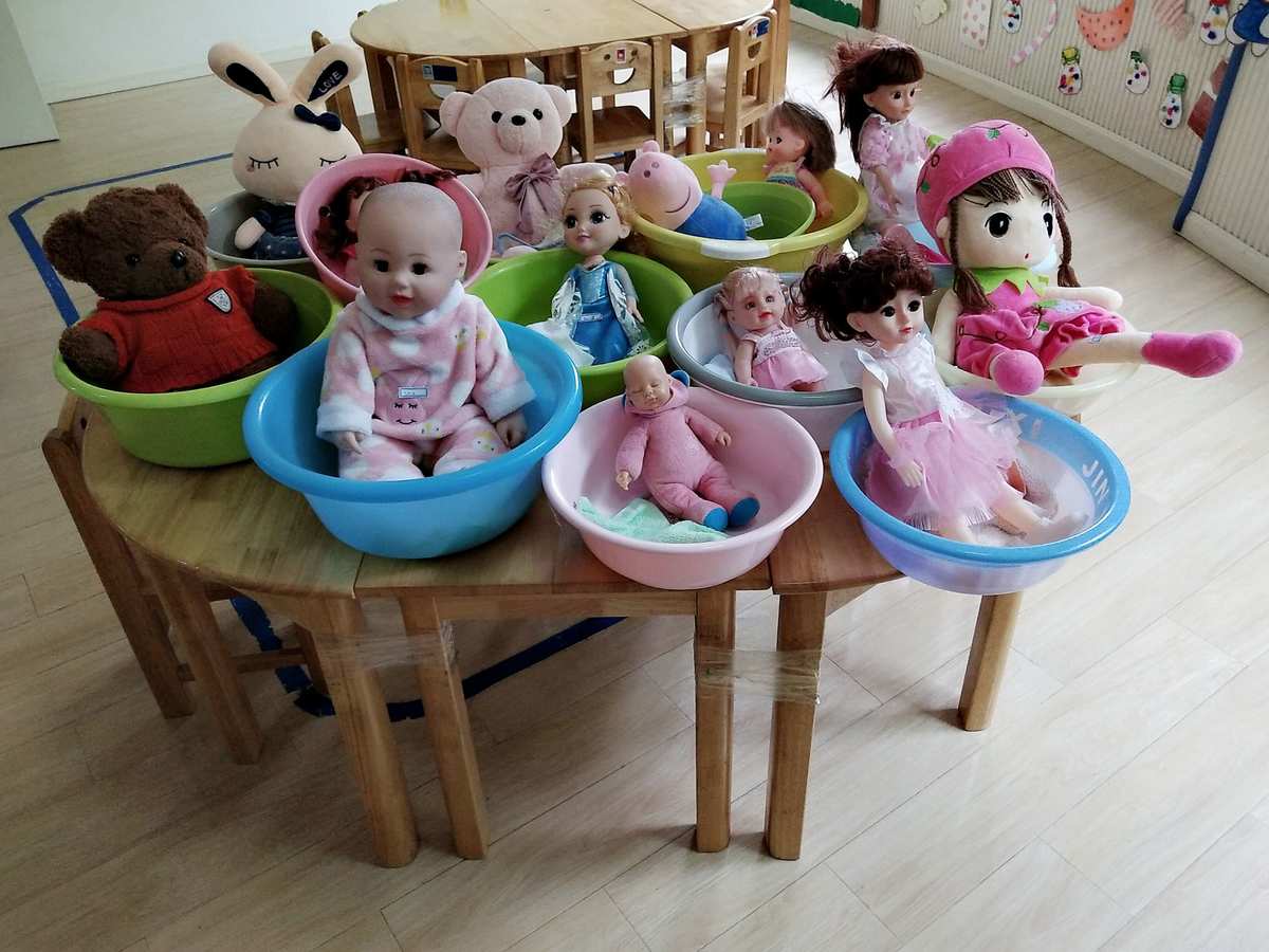 糖果娃娃洗澡视频_娃娃洗澡玩具游戏视频_娃娃洗澡