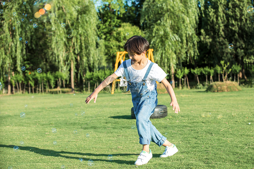 掀女生裙子游戏_4399掀美女裙子游戏_掀裙子游戏