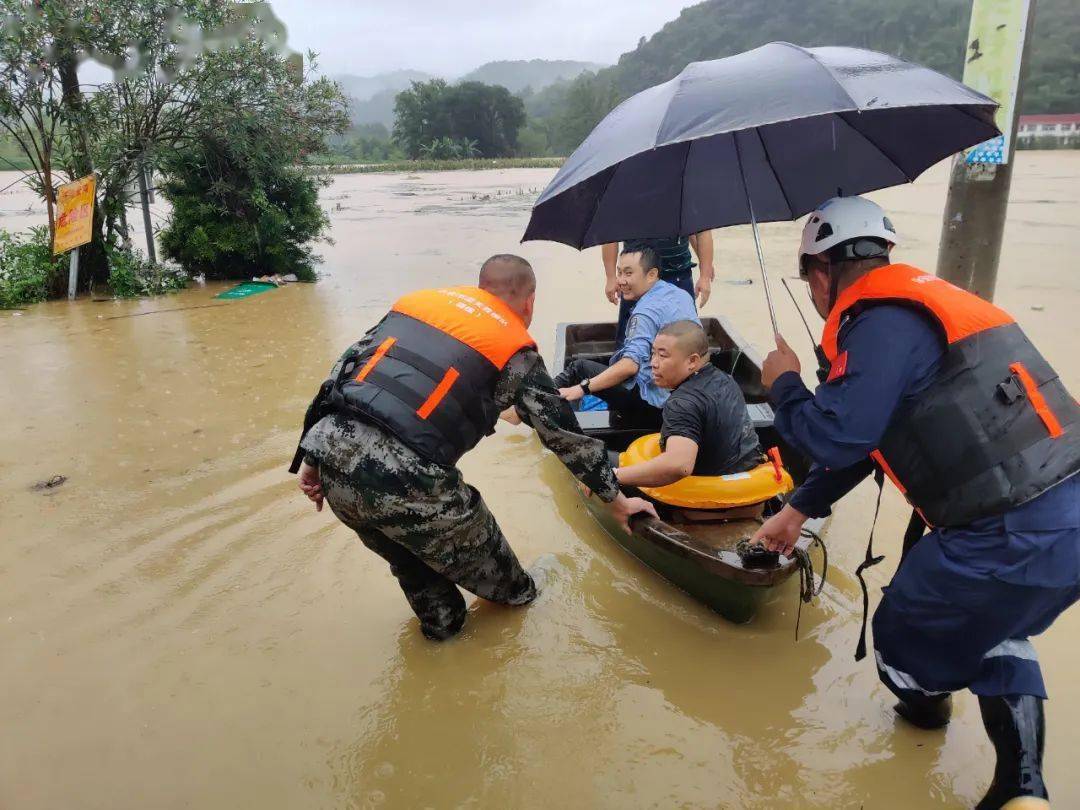 遭遇洪水袭击来不及撤离时_洪水撤离_洪水来临组织撤离