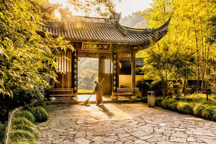天音寺：沉稳庄严，钟声回响