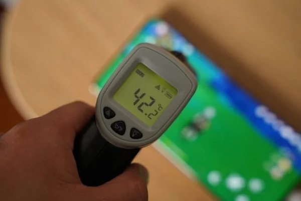 玩游戏手机烫卡_手机烫玩游戏会不会卡顿_手机很烫打游戏会卡吗嘛