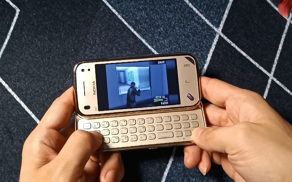 用电脑键盘玩手机游戏_键盘玩手机游戏软件_手机按键盘能玩电脑游戏吗