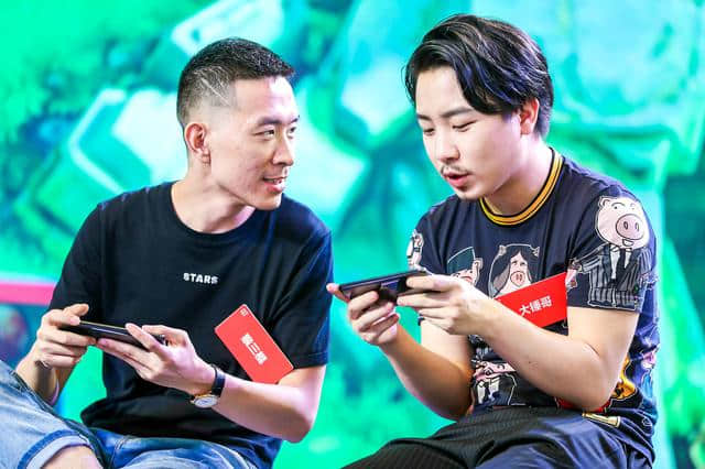 主播游戏手机用的什么牌子好_手机游戏主播用什么手机_游戏主播用哪个手机好