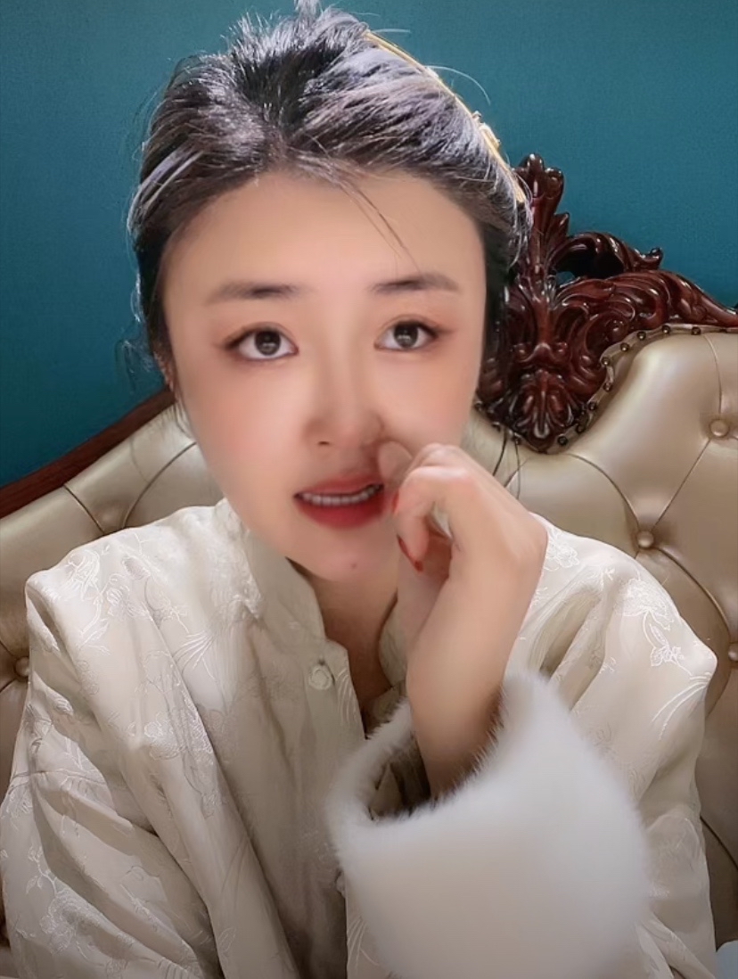 小偷抓女生的游戏_偷手机的游戏_女人偷了手机游戏