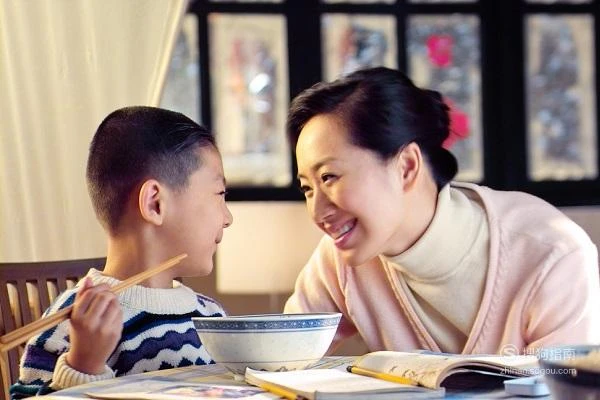 偷手机的游戏_女人偷了手机游戏_小偷抓女生的游戏