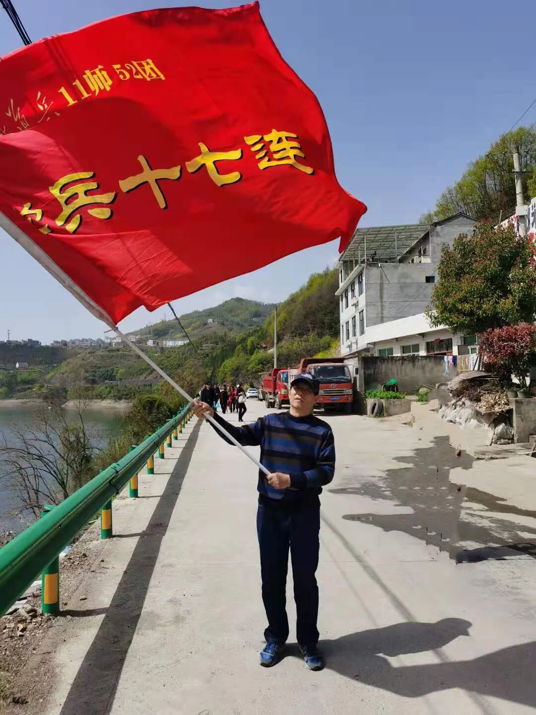 苹果手机矿场游戏-苹果手机上的矿场游戏：青春再现，热血依旧