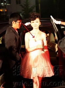 偷看女生胸部 游戏,揭秘“偷看女生胸部”游戏的道德争议与心理探秘